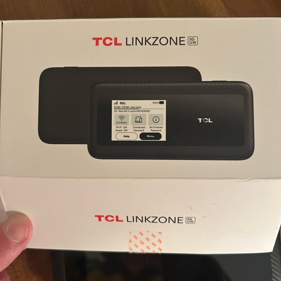 TCL Linkzone Black Wi-Fi Device - Picture 3 of 5
